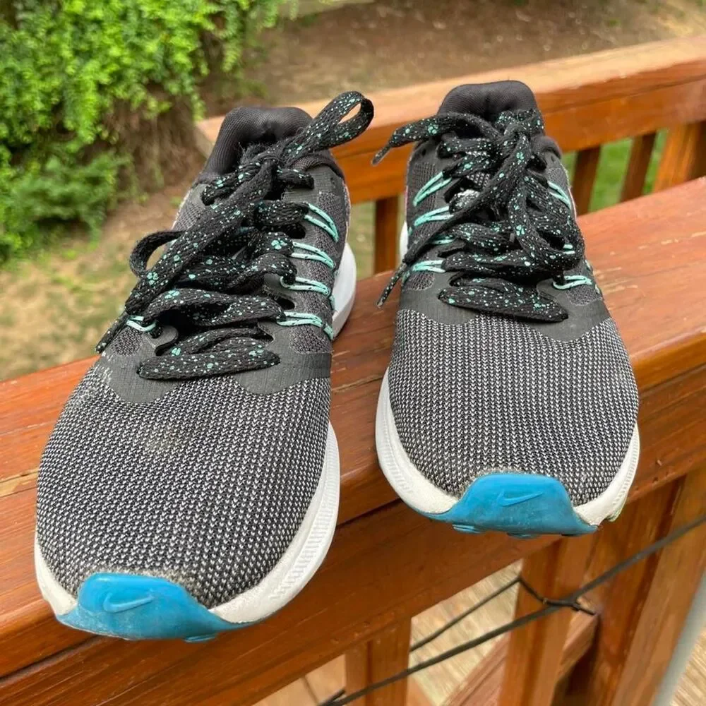 Nike Run Swift Women's 6 Black and Purple Running Sneakers